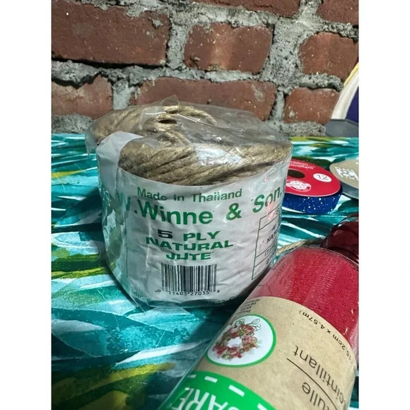 Lot of Arts & Crafts ribbon & string - Picture 7 of 8